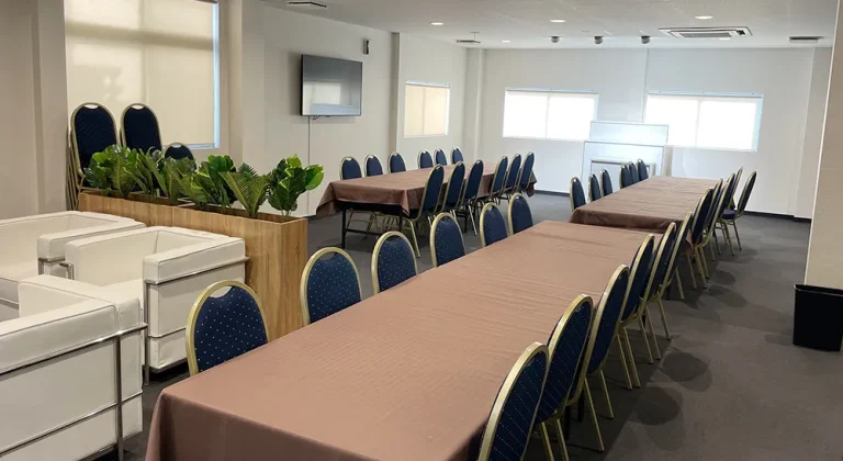 調布家族ホールの控室