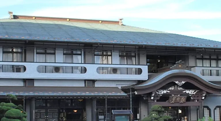 長全寺会館の外観