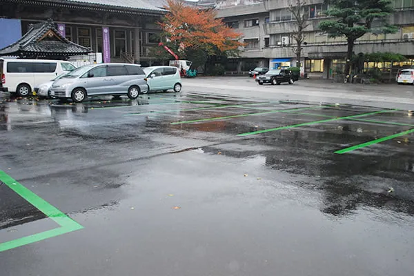 東本願寺 慈光殿の駐車場