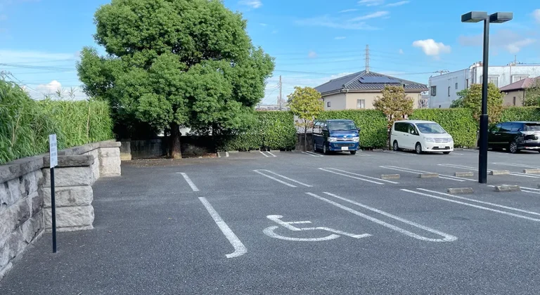 宝性寺 越谷別院の駐車場