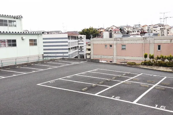 宮前シティーホールの駐車場