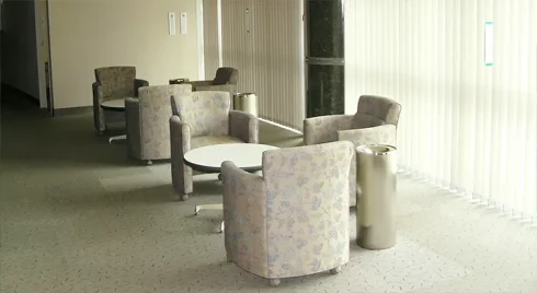 西寺尾火葬場のロビー写真