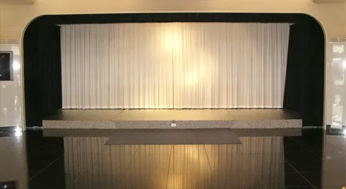 西寺尾火葬場の式場写真