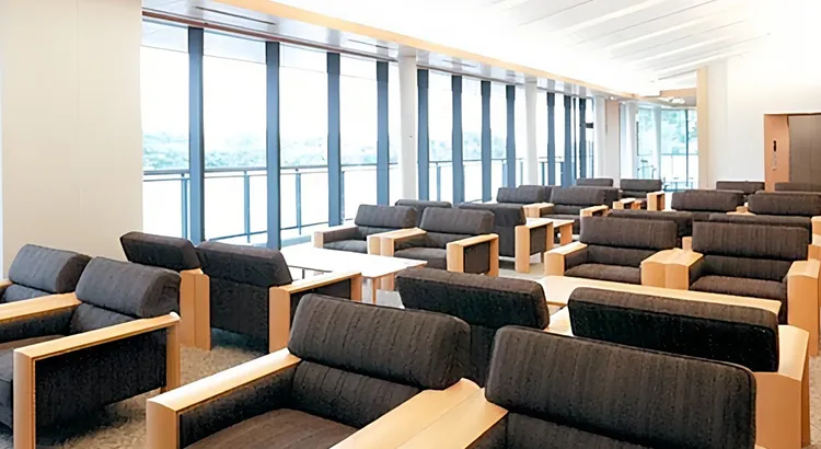 深丘園の待合室