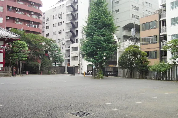 太宗寺の駐車場