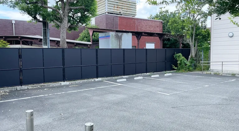 椿中央会館の駐車場