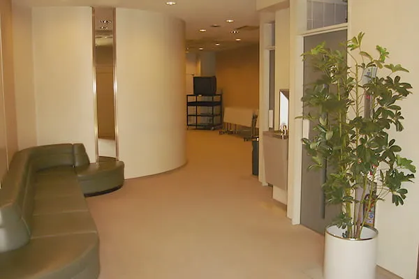 千代田万世会館のロビー