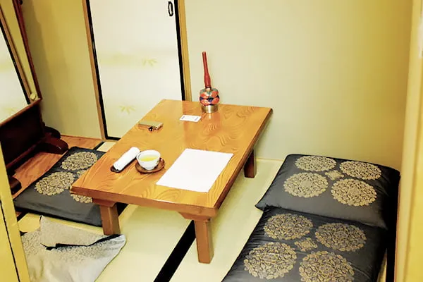 千代田万世会館の導師控室