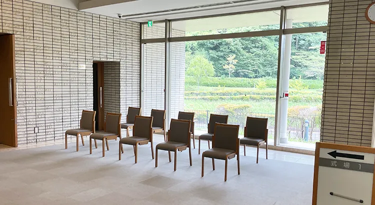 長南聖苑のロビー