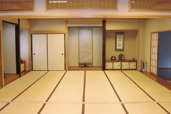 東高野会館の会食場