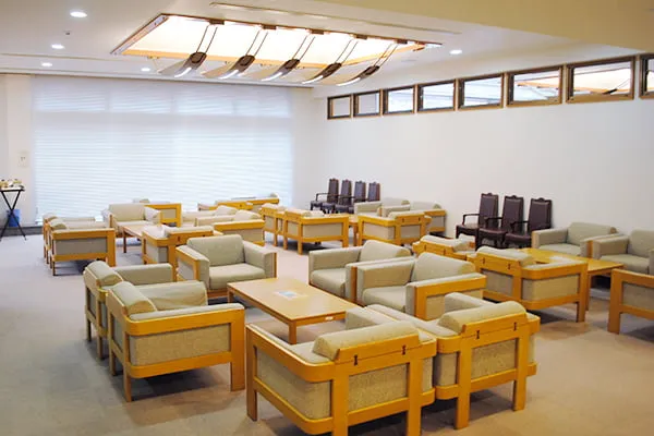 八王子市斎場のロビー