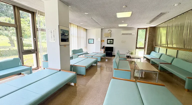 広域飯能斎場の待合ロビー