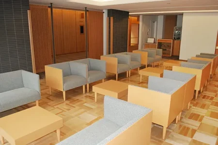 川越市斎場のロビー写真