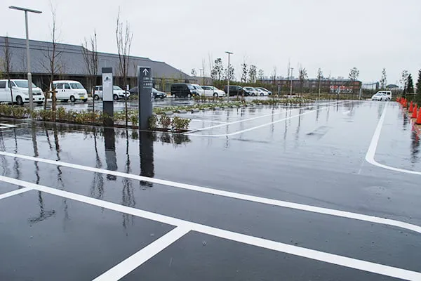 川越市斎場の駐車場