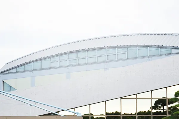 三郷市斎場の外観