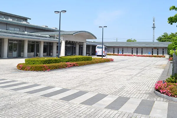 瑞穂斎場の駐車場