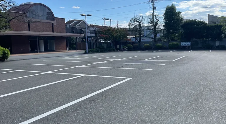 日華斎場・多磨葬祭場の駐車場