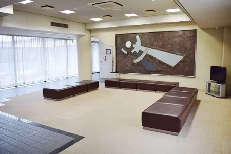 新座市営墓園斎場のロビー写真