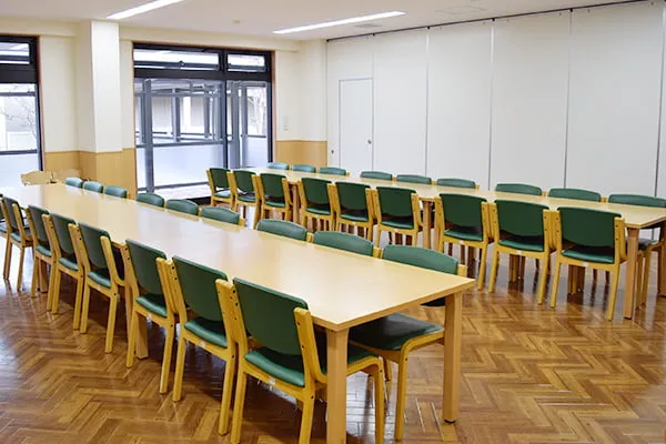 新座市営墓園斎場の会食場