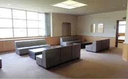 相模原市営斎場のロビー写真