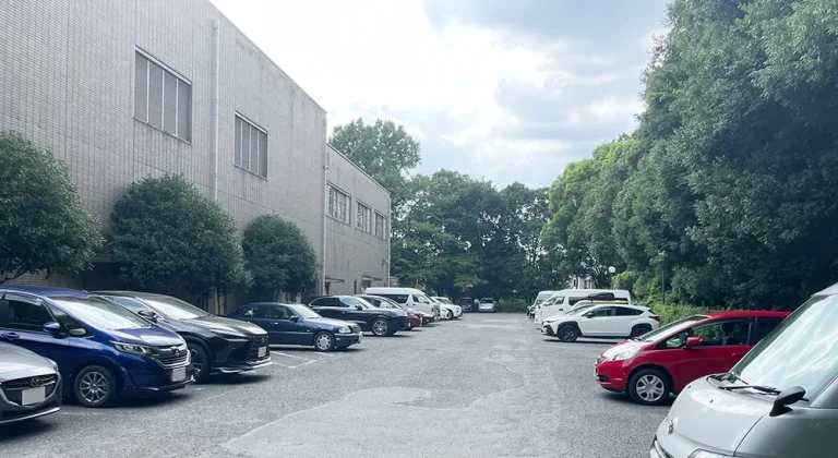 相模原市営斎場の駐車場