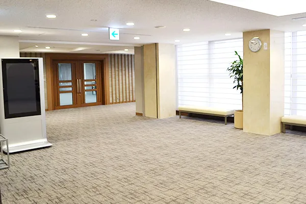 戸田葬祭場のロビー