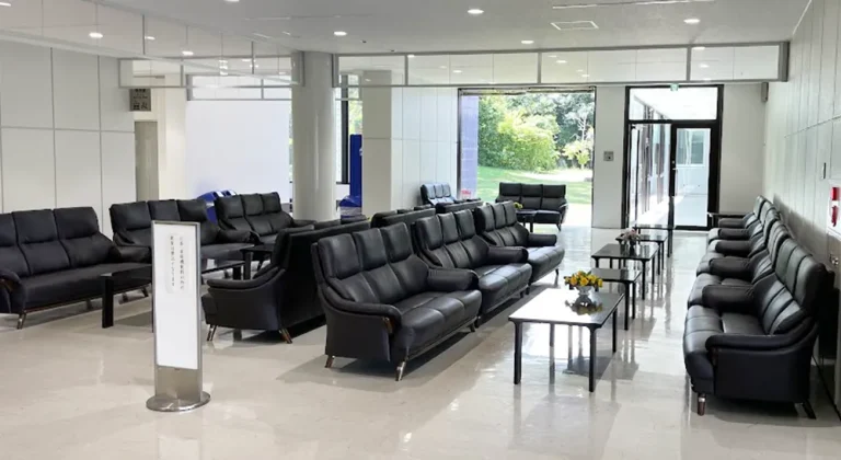 浦和斎場のロビー