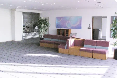 浦安市斎場のロビー写真