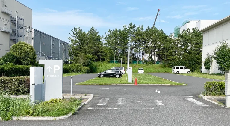 浦安市斎場の駐車場