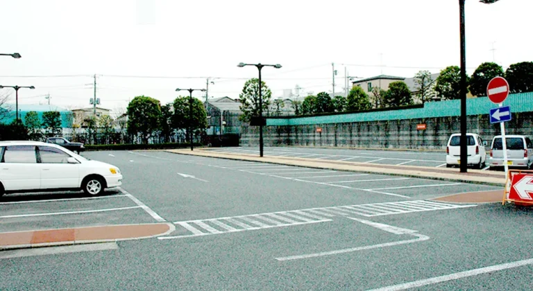 大和斎場の駐車場