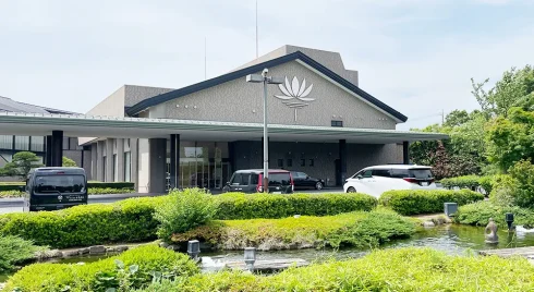 谷塚斎場の外観写真