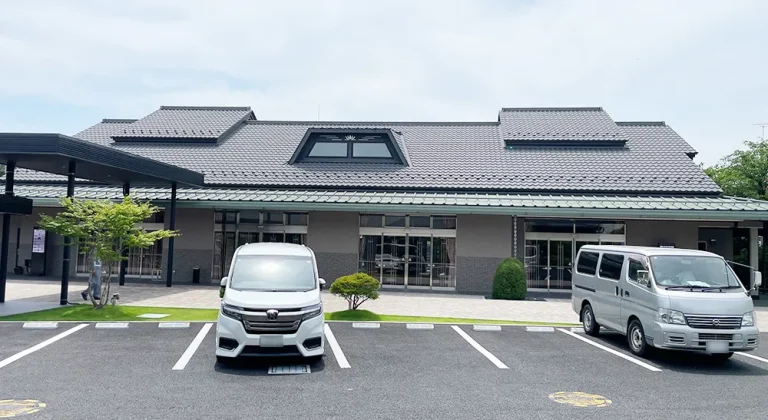 谷塚斎場の西館