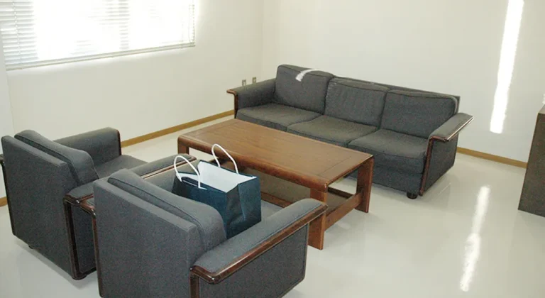 八富成田斎場の控室