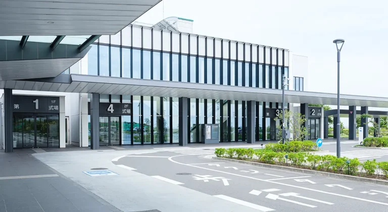 しおかぜホール茜浜の外観