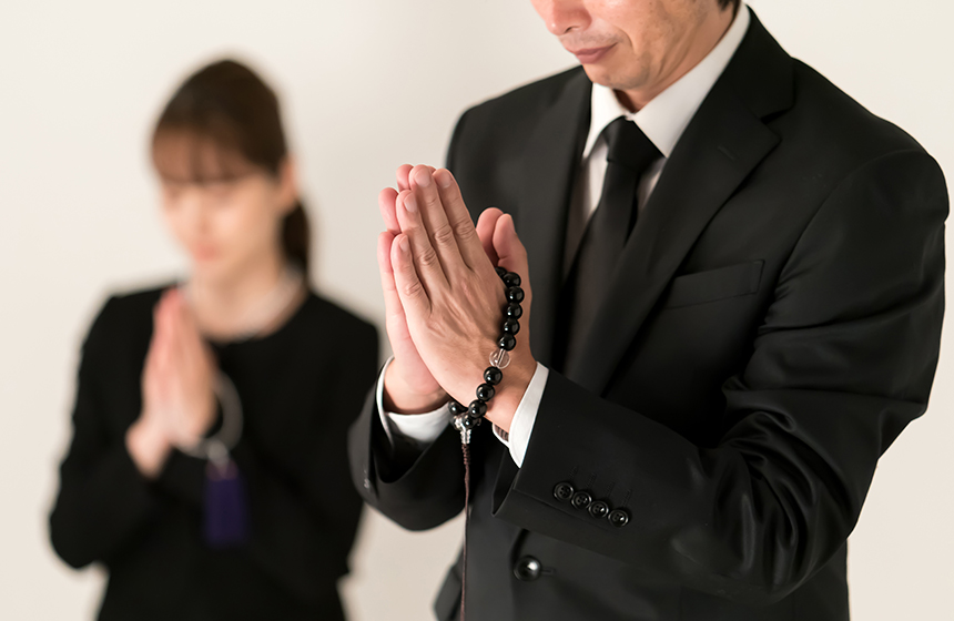 男性が葬儀に際に着る服装の種類