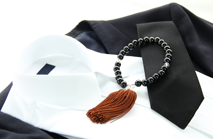 男性が葬儀で身につける持ち物の選び方