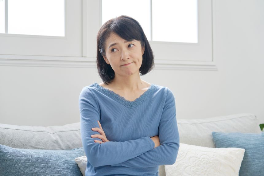 供花を送るタイミングを考える人