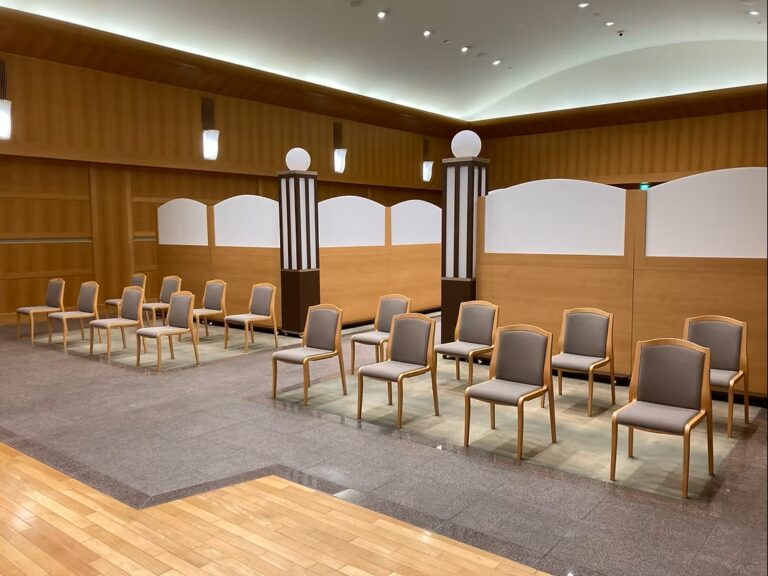 箕面市立聖苑の式場