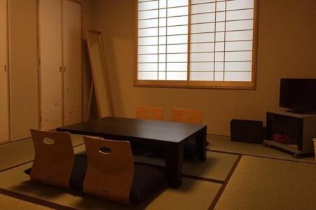 能勢町営斎場の遺族控室写真