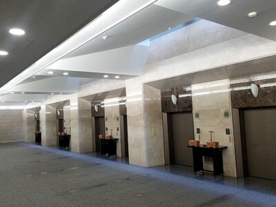 吹田市立やすらぎ苑の炉前ホール写真