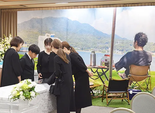 葬儀事例「ファッションデザイナーの父」のギャラリー画像1枚目 家族みんなからの「ありがとう、お疲れ様」を込めて