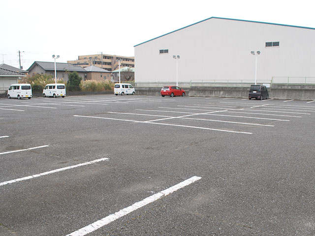 入間法要殿の駐車場