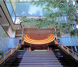 南柏会館のエントランスホール写真