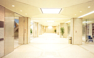 久保山斎場のエントランス写真