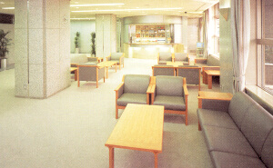 久保山斎場のロビー写真