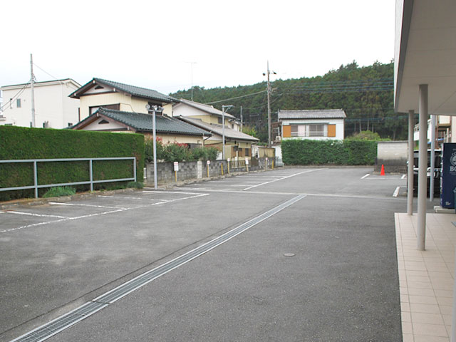 毛呂山法要殿の駐車場