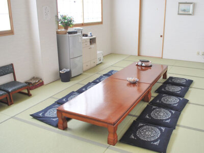 坂戸法要殿の控室写真