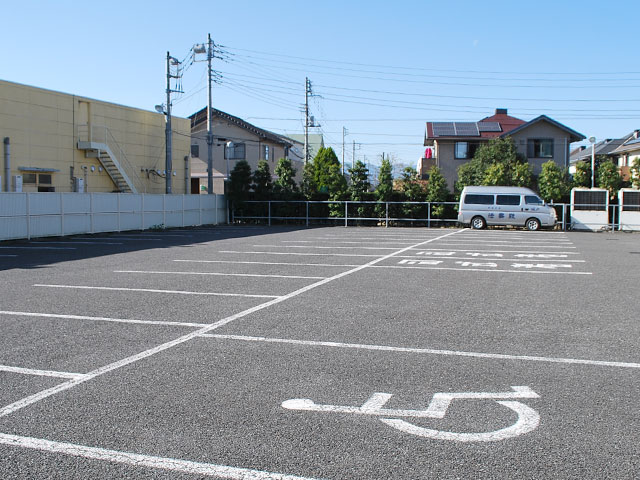 坂戸法要殿の駐車場
