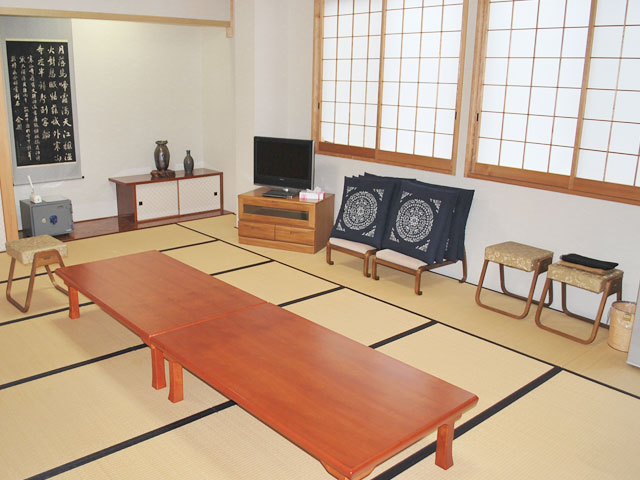 北岩岡法要殿の控室