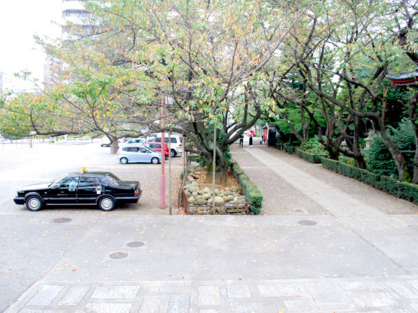 傳通院 繊月会館の駐車場